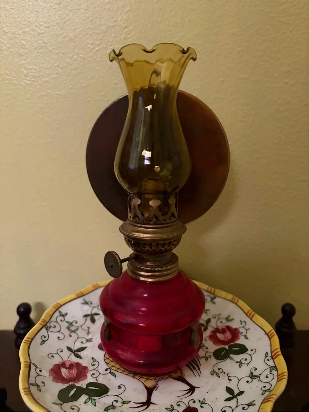 Vintage-Style Red Glass Oil Lamp with Amber Chimney
